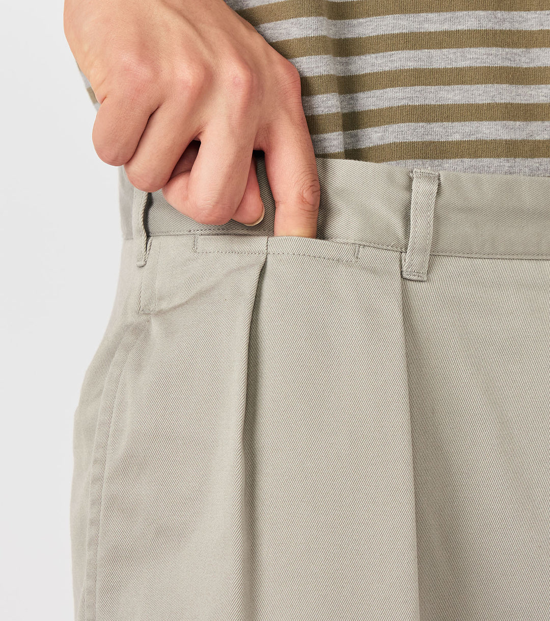 Double Pleated Chino Pants – nanamica NEW YORK