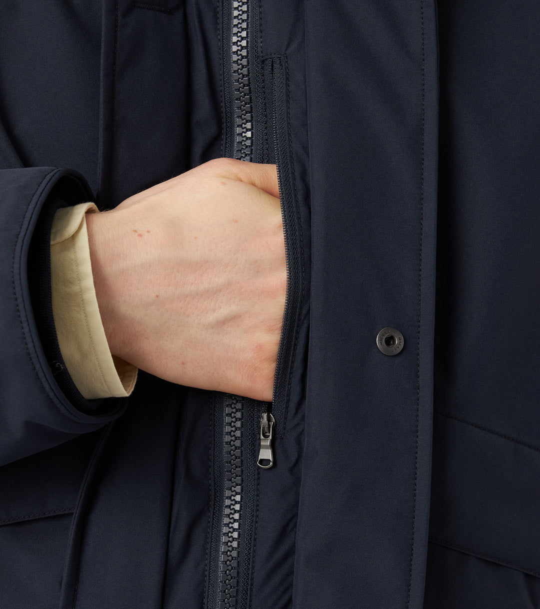 GORE-TEX Short Down Jacket – nanamica NEW YORK